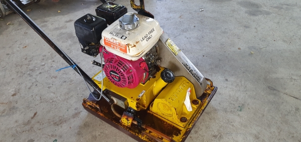 เครื่องตบดิน .45 x .60  พร้อมใช้