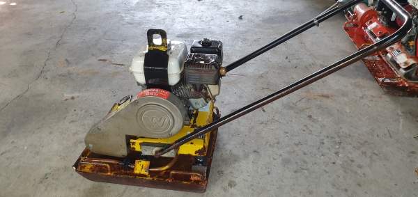 เครื่องตบดิน .45 x .60  พร้อมใช้