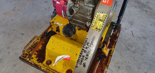 เครื่องตบดิน .45 x .60  พร้อมใช้