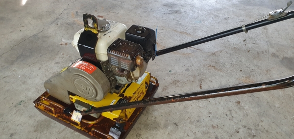 เครื่องตบดิน .45 x .60  พร้อมใช้