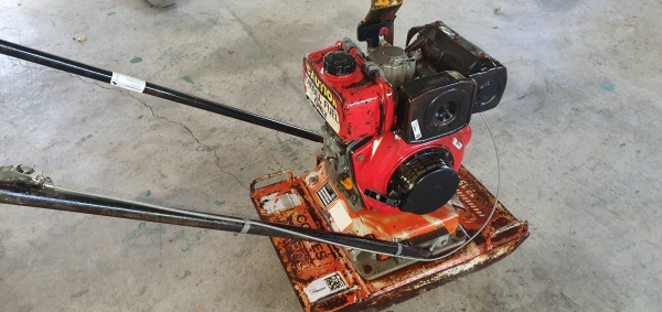 เครื่องตบดีเซล 45 x 60 ซ.ม. USA