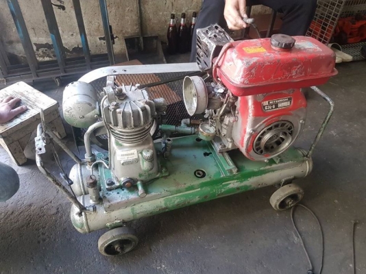 ขายถูกๆปั๊มลมสนาม  Iwata เก่านอก-แห้งๆจากญี่ปุ่น ตามสภาพ ต้องไปเชคเครื่องยนต์ใหม่น่ะครับ