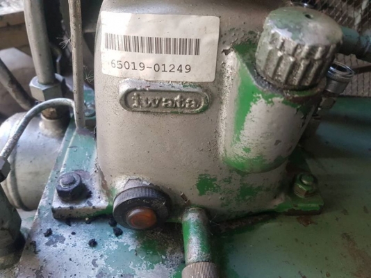 ขายถูกๆปั๊มลมสนาม Iwata เก่านอก-แห้งๆจากญี่ปุ่น ตามสภาพ ต้องไปเชคเครื่องยนต์ใหม่น่ะครับ ขายถูกๆปั๊มลมสนาม Iwata เก่านอก-แห้งๆจากญี่ปุ่น ตามสภาพ ต้องไปเชคเครื่องยนต์ใหม่น่ะครับ