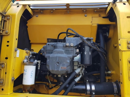 KOMATSU PC200-8N1 กล้องหลัง ไฟฟ้าครบ 7,6xxชม. เอกสารเล่มทะเบียนภาษีไม่ขาด ราคา1,750,000บาท จ.ปทุมธานี สนใจกริ๊ง 081-989-1989 หรั่งครับ