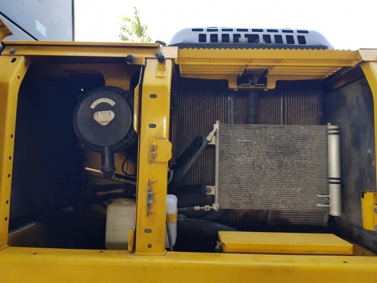 KOMATSU PC200-8N1 กล้องหลัง ไฟฟ้าครบ 7,6xxชม. เอกสารเล่มทะเบียนภาษีไม่ขาด ราคา1,750,000บาท จ.ปทุมธานี สนใจกริ๊ง 081-989-1989 หรั่งครับ