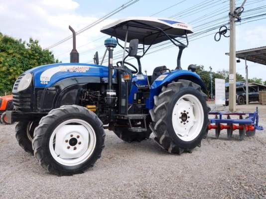 แทรกเตอร์แชมป์ YTO454 4WD เพาเวอร์ ผานไถ