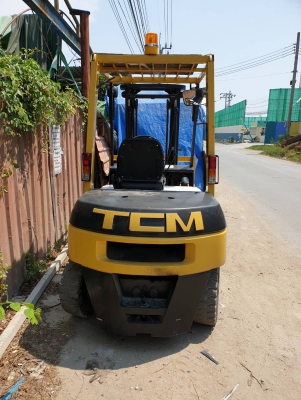 รถโฟล์คลิฟท์ TCM FD 30 รถโฟล์คลิฟท์ TCM FD 30