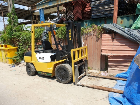 รถโฟล์คลิฟท์ TCM FD 30 รถโฟล์คลิฟท์ TCM FD 30