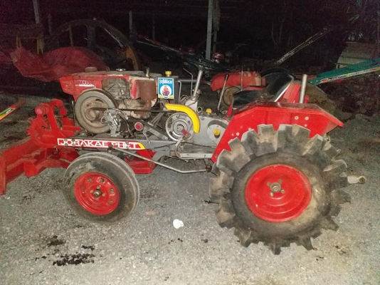 รถไถนั่งขับ  (ไม่รวมเครื่องยนต์)