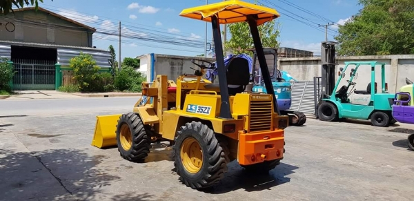 รถตักขนาดเล็ก KAWASAKI 35Z// เครื่องยนต์4สูบของkubota มีอะไหล่ ขนาดบุ้งกี่0.4คิว เก่าญี่ปุ่นไม่เคยใช้งานในไทย ใช้งานน้อยแค่700ชั่วโมง เหมาะสำหรับลูกค้าใช้ตักวัสดุต่างๆ รับประกันคุณภาพ ราคา360,000บาท สนใจติดต่อ 092-9938255 #KPGแทรคเตอร์  081-8416818 ,