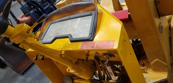 รถตักขนาดเล็ก KAWASAKI 35Z// เครื่องยนต์4สูบของkubota มีอะไหล่ ขนาดบุ้งกี่0.4คิว เก่าญี่ปุ่นไม่เคยใช้งานในไทย ใช้งานน้อยแค่700ชั่วโมง เหมาะสำหรับลูกค้าใช้ตักวัสดุต่างๆ รับประกันคุณภาพ ราคา360,000บาท สนใจติดต่อ 092-9938255 #KPGแทรคเตอร์  081-8416818 ,