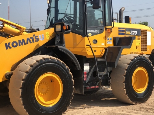 ขายรถตักล้อยาง KOMATSU WA320-7 ปี 2014 รถนอกนำเข้าเองจากญี่ปุ่น สภาพสวยพร้อมใช้ มีVDOการทำงานครับ