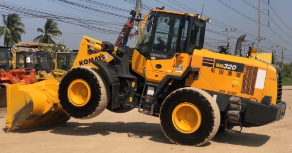 ขายรถตักล้อยาง KOMATSU WA320-7 ปี 2014 รถนอกนำเข้าเองจากญี่ปุ่น สภาพสวยพร้อมใช้ มีVDOการทำงานครับ