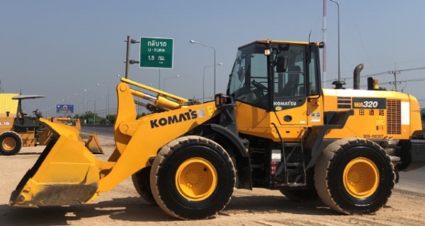 ขายรถตักล้อยาง KOMATSU WA320-7 ปี 2014 รถนอกนำเข้าเองจากญี่ปุ่น สภาพสวยพร้อมใช้ มีVDOการทำงานครับ