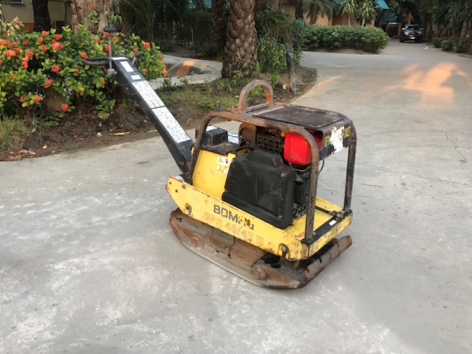 ขายรถบด ตบดินBOMAG ดีเซล สตาร์ทไฟฟ้า สภาพเดิมๆจากญี่ปุ่น 45,000เท่านั้น!!