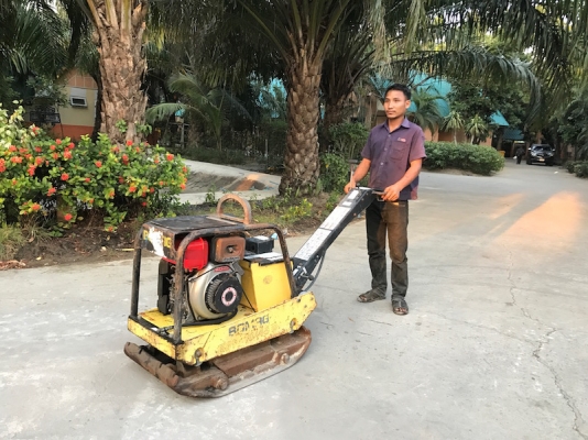 ขายรถบด ตบดินBOMAG ดีเซล สตาร์ทไฟฟ้า สภาพเดิมๆจากญี่ปุ่น 45,000เท่านั้น!!