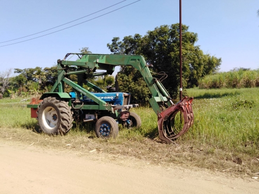 ขายรถคีบ ฟอร์ด 6600 T3ราคา 275000 บาท ขายรถคีบ ฟอร์ด 6600 T3ราคา 275000 บาท