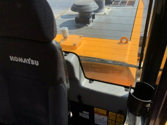 ขายรถตักล้อยาง KOMATSU WA320-7 ปี 2014 รถนอกนำเข้าเองจากญี่ปุ่น สภาพสวยพร้อมใช้ มีVDOการทำงานครับ