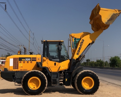 ขายรถตักล้อยาง KOMATSU WA320-7 ปี 2014 รถนอกนำเข้าเองจากญี่ปุ่น สภาพสวยพร้อมใช้ มีVDOการทำงานครับ