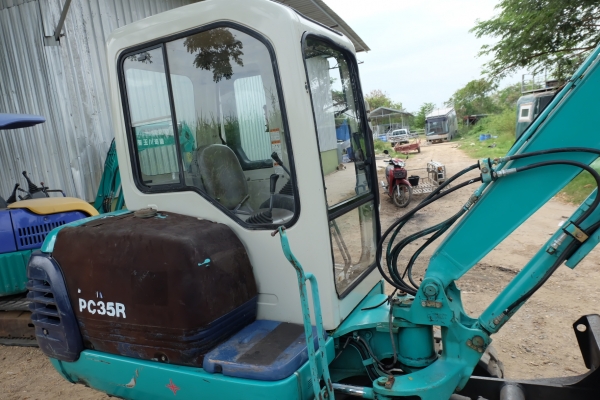 Komatsu pc35r-8 นำเข้าญี่ปุ่น ไม่เคย 086-1602189 เอกสารครบ