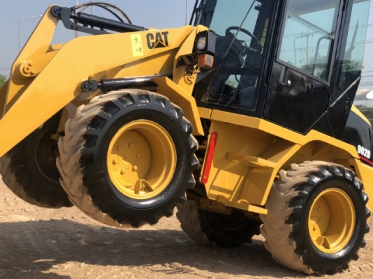ขายรถตักล้อยาง CAT 902B (เทียบเท่า WA40) นำเข้าเองจากญี่ปุ่น สภาพสวยพร้อมใช้ มีVDOการทำงานครับ