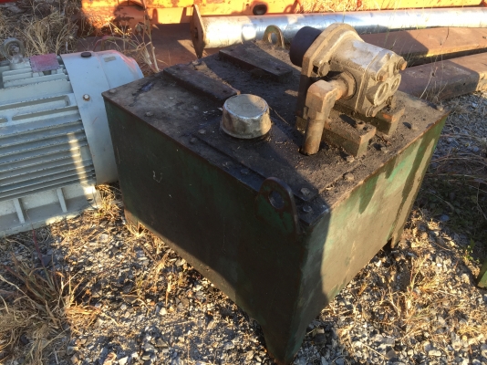 แท่น ตัดยางก้อน. ระบบไฮดรอลิค