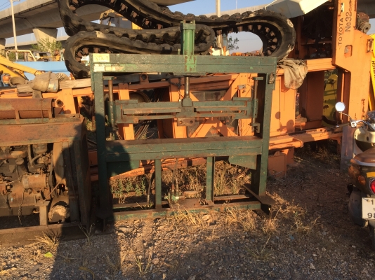 แท่น ตัดยางก้อน. ระบบไฮดรอลิค