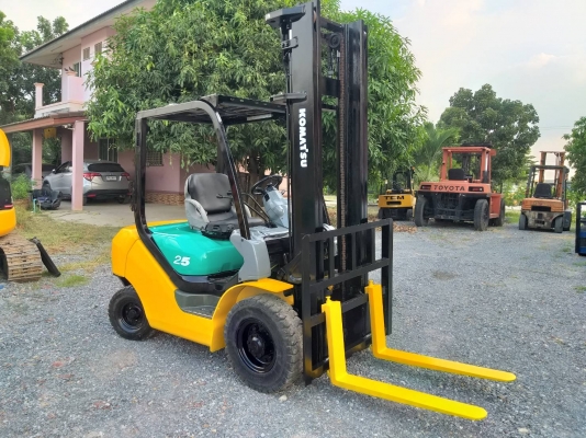 ขายรถยก KOMATSU FD25-16 เครื่องดีเซล 4D94E เสาสูง 4 เมตร ยกได้ 2.5 ตัน เกียร์ออโต้  รถนอกนำเข้า ติดต่อ 063-5628992 ID line: vorakrit1970