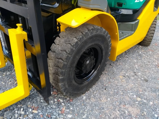 ขายรถยก KOMATSU FD25-16 เครื่องดีเซล 4D94E เสาสูง 4 เมตร ยกได้ 2.5 ตัน เกียร์ออโต้  รถนอกนำเข้า ติดต่อ 063-5628992 ID line: vorakrit1970