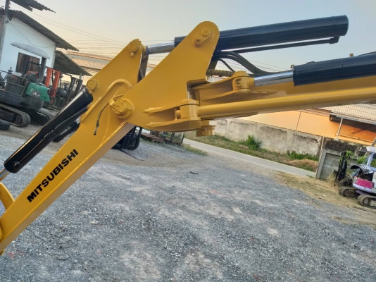 ขายรถแมคโค MITSUBISHI MM30SR แทรคยาง คอนโทรลสั้น บูมออฟเซ็ต ติอต่อ 063-5628992