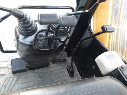 ขายรถแมคโค MITSUBISHI MM30SR แทรคยาง คอนโทรลสั้น บูมออฟเซ็ต ติอต่อ 063-5628992