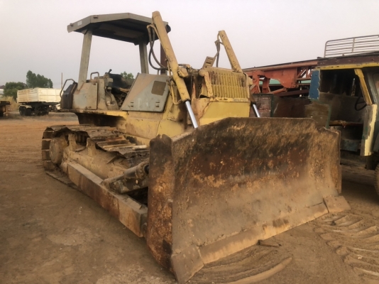ขาย 590,000 KOMATSU D 65 E -12 เล่มทะเบียน เครื่องดี เกียร์แรง ปั้มยกดี ช่วงล่างแน่น รถพร้อมใช้งาน เ