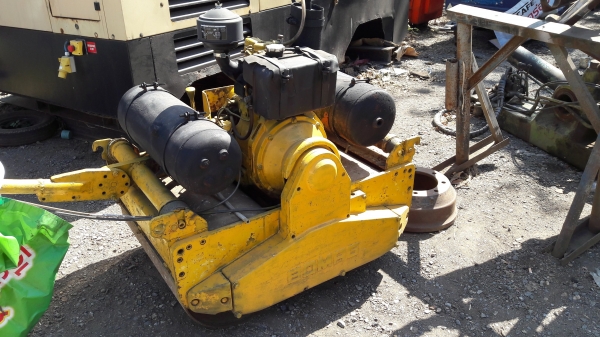 รถบดเดินตาม BOMAG รุ่นBW75S มือสองญี่ปุ่น ขนาดใหญ่ 1 ตัน บดอัดสั่นสเทือนได้ เครื่องดีเซล1สูบ สภาพดีพร้อมใช้งาน 78000 โทร 084-5424150