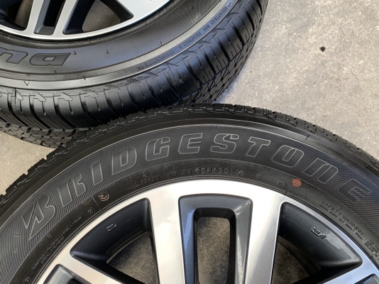 ล้อแม็กป้ายแดง Toyota New Fortuner ขอบ 18 พร้อมยางป้ายแดง 265-60-18 Bridgestone ปี 19 แม็กสวย ตุ่มเด้งๆทุกเส้น