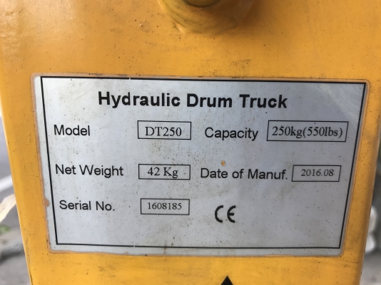 ขายรถเลื่อนยกถังน้ำมัน 200ลิตร GT mover รับน้ำหนักได้ 250Kg. สภาพสวยใหม่มาก อุปกรณ์ครบ พร้อมใช้งาน