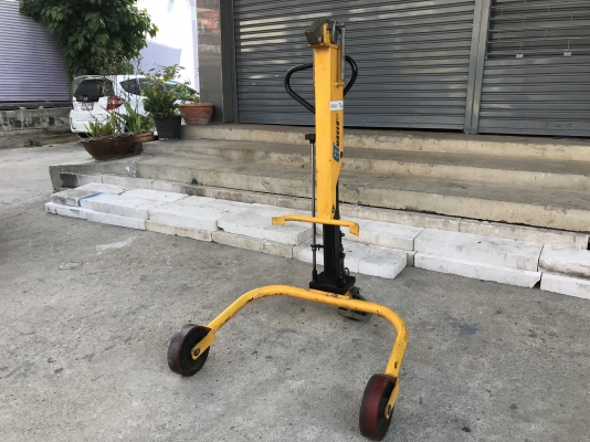 ขายรถเลื่อนยกถังน้ำมัน 200ลิตร GT mover รับน้ำหนักได้ 250Kg. สภาพสวยใหม่มาก อุปกรณ์ครบ พร้อมใช้งาน