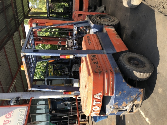 ขาย โฟรคลิฟท์ โตโยต้า รุ่น 5   เครื่อง ดีเซล