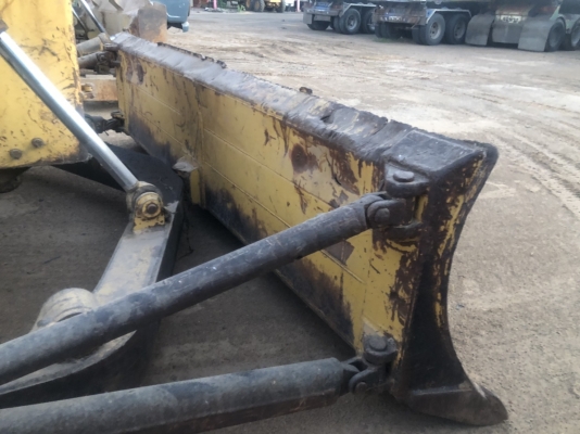 ขาย 590,000 KOMATSU D 60 A -8 เล่มทะเบียน เครื่องดี เกียร์ตัดแรง ปั้มยกดี ช่วงล่างแน่น  รถพร้อมใช้งาน เอกสารพร้อมโอน รถอยู่ ยโสธร 090-772-3710 090-772-3708