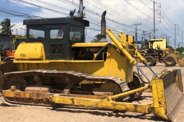ขายรถดันดิน KOMATSU D60P-6 นำเข้าเองจากญี่ปุ่น สภาพสวยพร้อมใช้ มีVDOการทำงานครับ ขายรถดันดิน KOMATSU D60P-6 นำเข้าเองจากญี่ปุ่น สภาพสวยพร้อมใช้ มีVDOการทำงานครับ