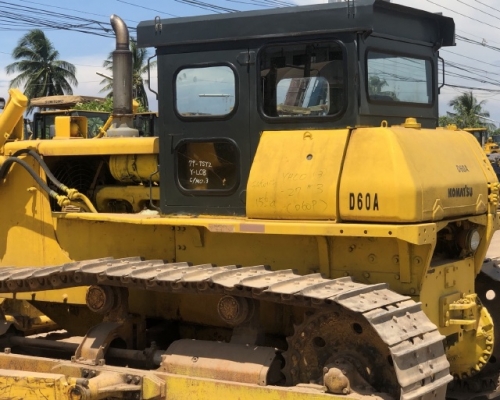 ขายรถดันดิน KOMATSU D60P-6 นำเข้าเองจากญี่ปุ่น สภาพสวยพร้อมใช้ มีVDOการทำงานครับ ขายรถดันดิน KOMATSU D60P-6 นำเข้าเองจากญี่ปุ่น สภาพสวยพร้อมใช้ มีVDOการทำงานครับ