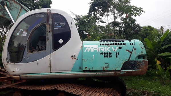 ขายด่วน KOBELCO SK200 MART-5 ธรรมดา โซ่ช่วงล่างสวย  เอกสารเล่มทะเบียน สนใจสอบถาม  093 0764943  K ตั้ม