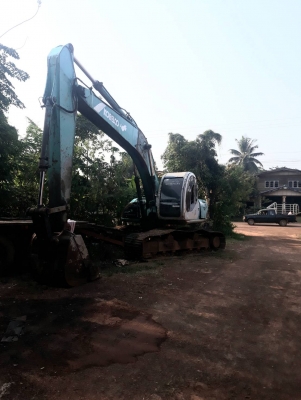 ขายด่วน KOBELCO SK200 MART-5 ธรรมดา โซ่ช่วงล่างสวย  เอกสารเล่มทะเบียน สนใจสอบถาม  093 0764943  K ตั้ม