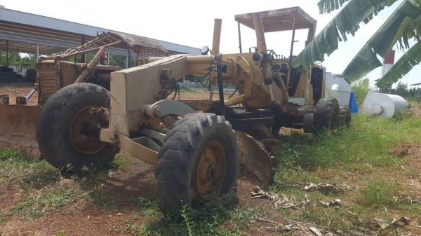 ขาย รถเกรด CAT 12F เครื่อง 68J ฝาบาง เกียร์ตัด แปลงระบบไฮดรอริคใหม่ทั้งคัน รถใช้งานได้ ขาดยาง 1 เส้น ราคาต่อรองได้ครับ