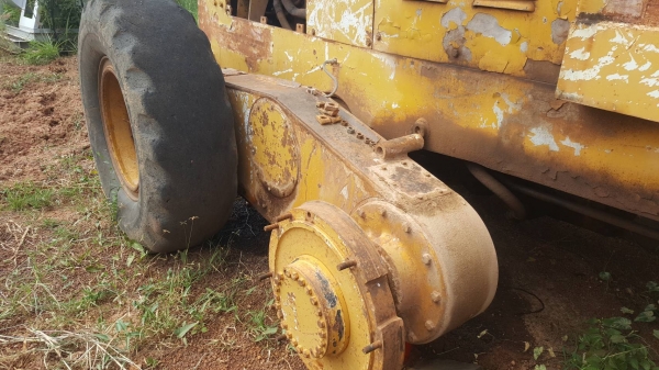 ขาย รถเกรด CAT 12F เครื่อง 68J ฝาบาง เกียร์ตัด แปลงระบบไฮดรอริคใหม่ทั้งคัน รถใช้งานได้ ขาดยาง 1 เส้น ราคาต่อรองได้ครับ