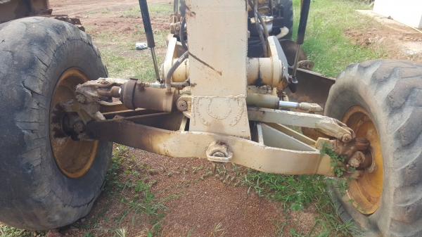 ขาย รถเกรด CAT 12F เครื่อง 68J ฝาบาง เกียร์ตัด แปลงระบบไฮดรอริคใหม่ทั้งคัน รถใช้งานได้ ขาดยาง 1 เส้น ราคาต่อรองได้ครับ