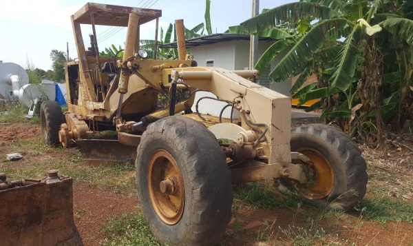 ขาย รถเกรด CAT 12F เครื่อง 68J ฝาบาง เกียร์ตัด แปลงระบบไฮดรอริคใหม่ทั้งคัน รถใช้งานได้ ขาดยาง 1 เส้น ราคาต่อรองได้ครับ