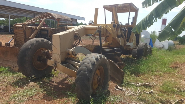 ขาย รถเกรด CAT 12F เครื่อง 68J ฝาบาง เกียร์ตัด แปลงระบบไฮดรอริคใหม่ทั้งคัน รถใช้งานได้ ขาดยาง 1 เส้น ราคาต่อรองได้ครับ