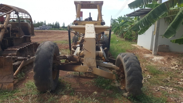 ขาย รถเกรด CAT 12F เครื่อง 68J ฝาบาง เกียร์ตัด แปลงระบบไฮดรอริคใหม่ทั้งคัน รถใช้งานได้ ขาดยาง 1 เส้น ราคาต่อรองได้ครับ