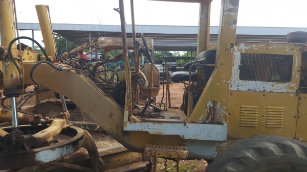 ขาย รถเกรด CAT 12F เครื่อง 68J ฝาบาง เกียร์ตัด แปลงระบบไฮดรอริคใหม่ทั้งคัน รถใช้งานได้ ขาดยาง 1 เส้น ราคาต่อรองได้ครับ