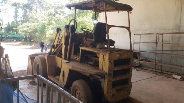 ขาย รถตัก TCM SD23 เกียร์ทอค รถจอดไว้ไม่ค่อยใช้งาน เครื่องมีไอหน่อย ราคาต่อรองได้ครับ